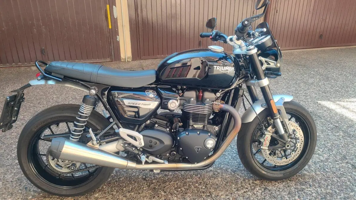 Triumph Speed Twin 1200 (2021 - 24)  (2)