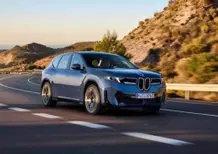 Auto elettriche, inquinamento e falsi miti: 1000 km di test con BMW iX3 e Pirelli P Zero E [VIDEO]