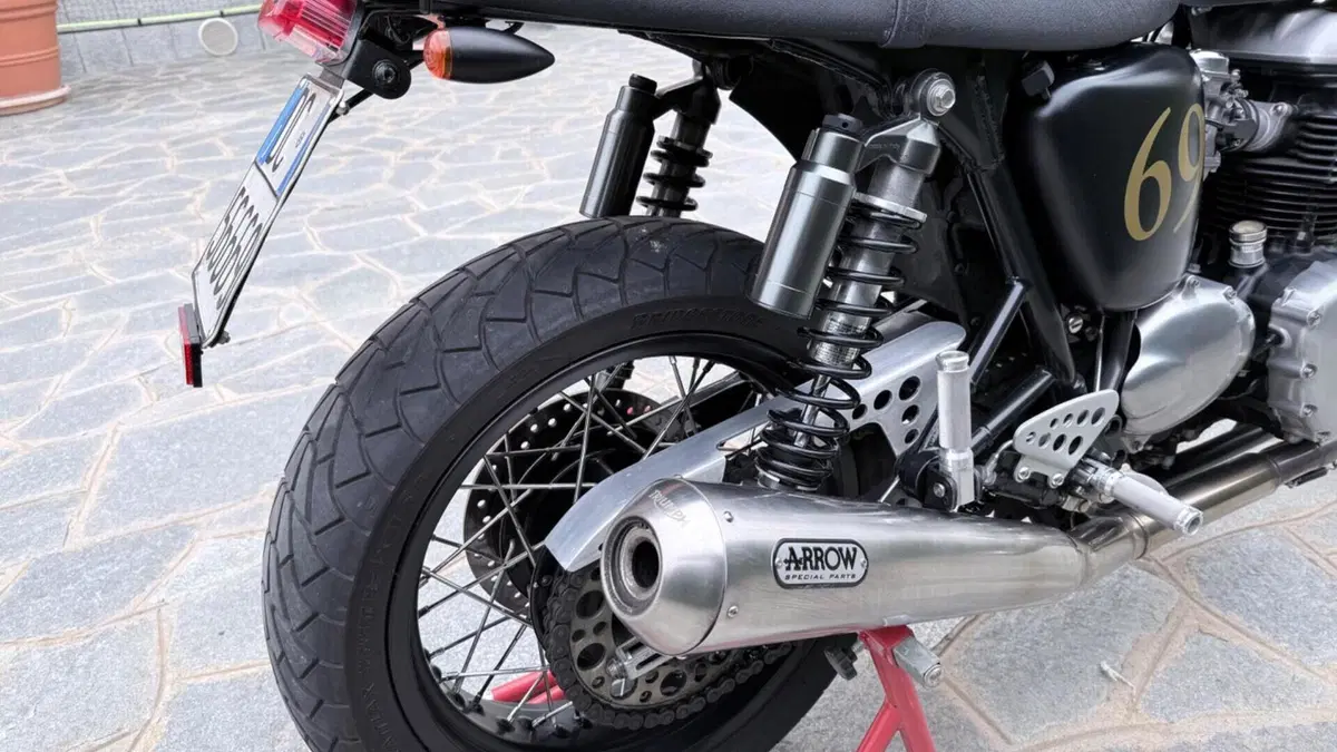Triumph Thruxton 900 (2004 - 15)  (4)