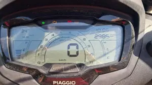 Piaggio Beverly 300 ABS-ASR (2021 - 25)  (3)