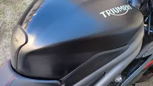 Triumph Speed Triple 1050 RS (2018 - 20)  (4)