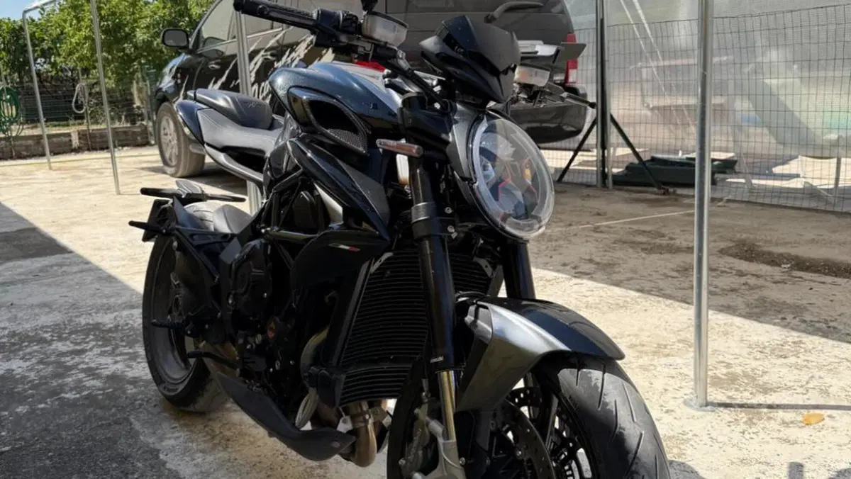 MV Agusta Brutale 800 RR (2021 - 25)  (3)
