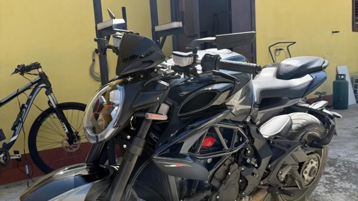 MV Agusta Brutale 800 RR (2021 - 25)  (5)