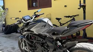 MV Agusta Brutale 800 RR (2021 - 25)  (7)