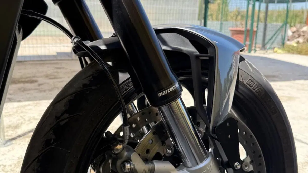 MV Agusta Brutale 800 RR (2021 - 25)  (12)