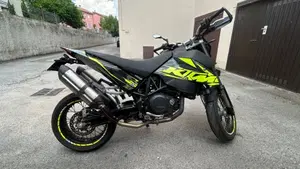 KTM 690 Supermoto 