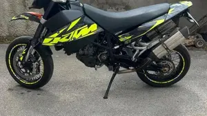 KTM 690 Supermoto  (9)
