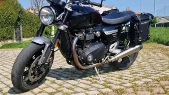 Triumph Speed Twin 1200 Stealth Edition (2024) usata