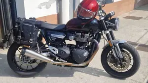 Triumph Speed Twin 1200 Stealth Edition (2024)  (4)