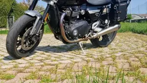 Triumph Speed Twin 1200 Stealth Edition (2024)  (5)