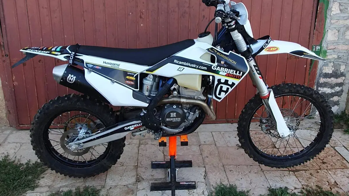 Husqvarna FE 250 (2023)  (2)