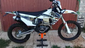 Husqvarna FE 250 (2023)  (2)
