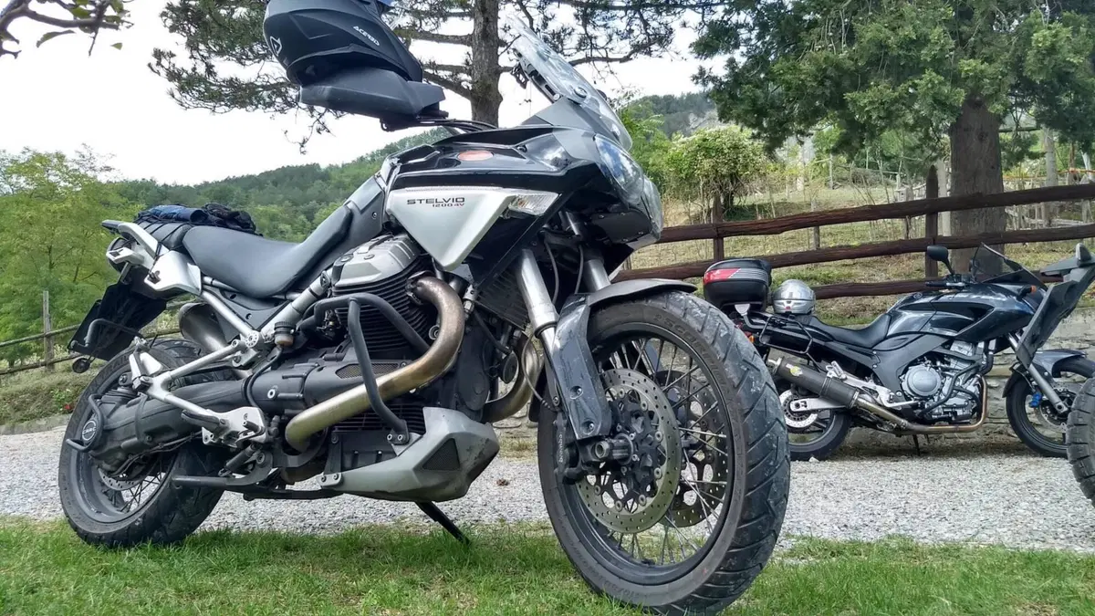 Moto Guzzi Stelvio 1200 4V (2008 - 10)  (2)