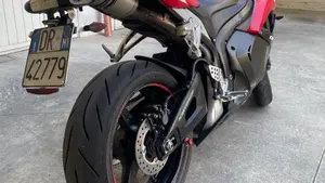 Honda CBR 600 RR (2009 - 12)  (2)