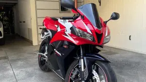 Honda CBR 600 RR (2009 - 12)  (4)