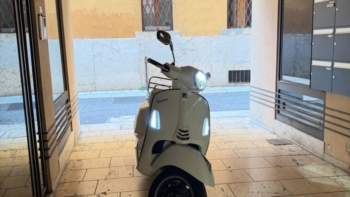 Vespa GTS 125 Super (2025 - 26) 