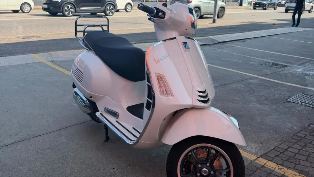 Vespa GTS 125 Super (2025 - 26)  (2)
