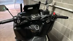 Yamaha T-Max 560 Tech Max (2022 - 24)  (3)