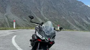 Aprilia Tuono 660 Factory (2022 - 24)  (2)