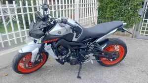 Yamaha MT-09 (2017 - 20)  (3)