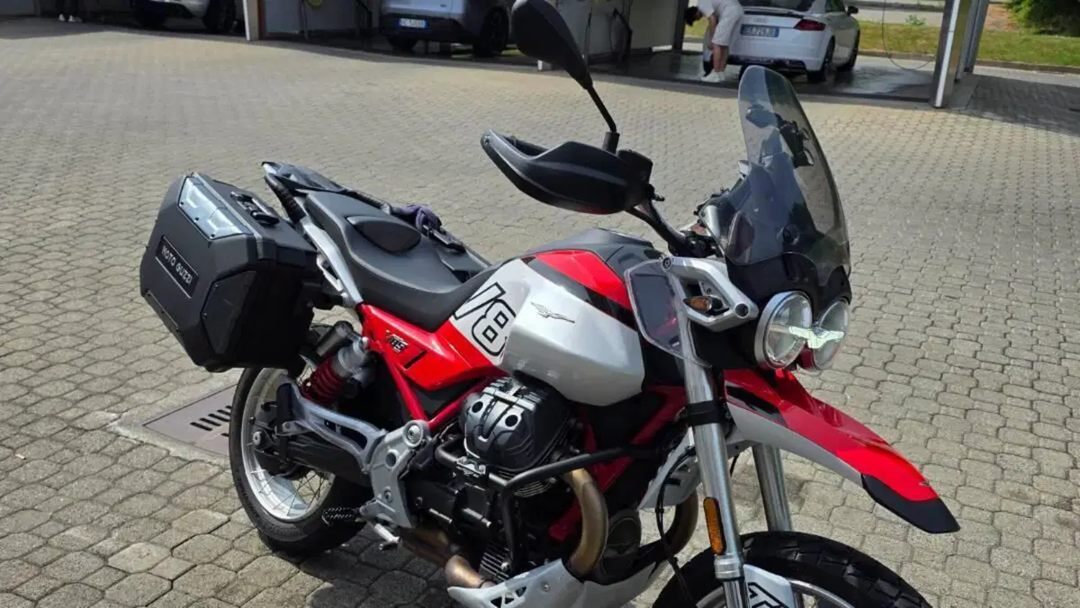 Moto Guzzi V85 TT (2024 - 26)  (3)