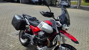 Moto Guzzi V85 TT (2024 - 26)  (3)