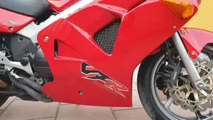 Honda VFR 800 (1998 - 01)  (6)
