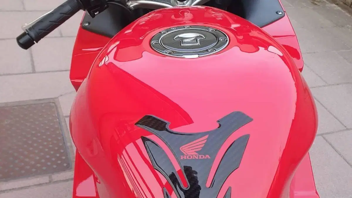 Honda VFR 800 (1998 - 01)  (10)