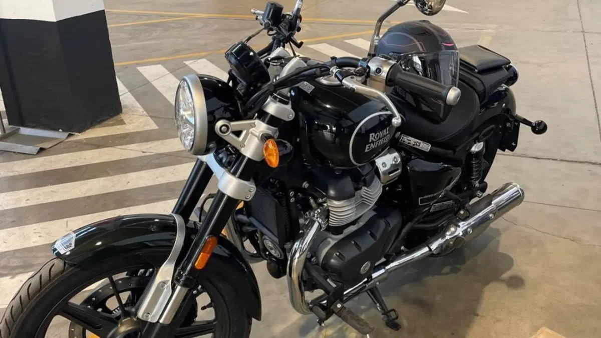 Royal Enfield Super Meteor 650 (2023 - 26)  (2)