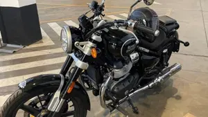 Royal Enfield Super Meteor 650 (2023 - 26)  (2)