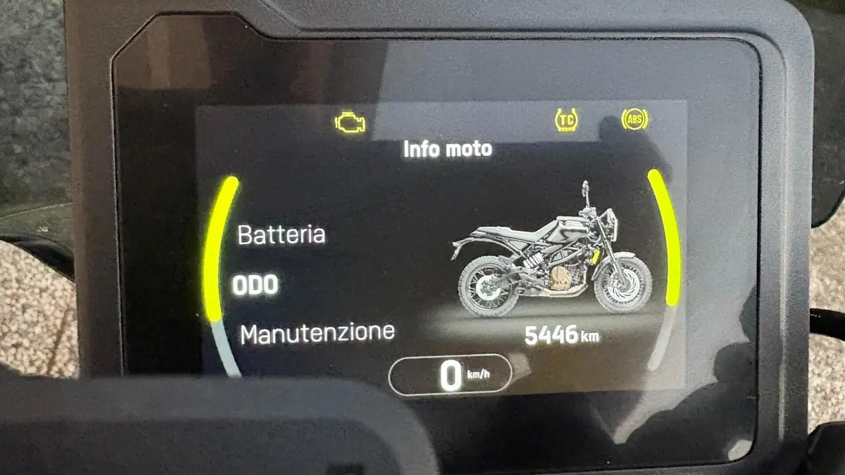 Husqvarna Svartpilen 401 (2024 - 26)  (5)