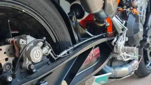 KTM 890 Duke R (2020)  (3)