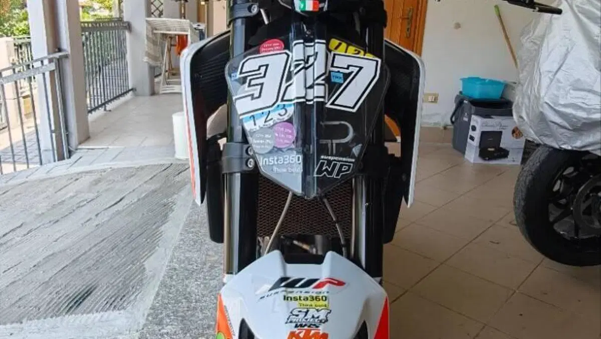 KTM 890 Duke R (2020)  (5)