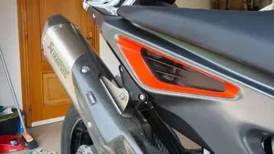 KTM 890 Duke R (2020)  (6)