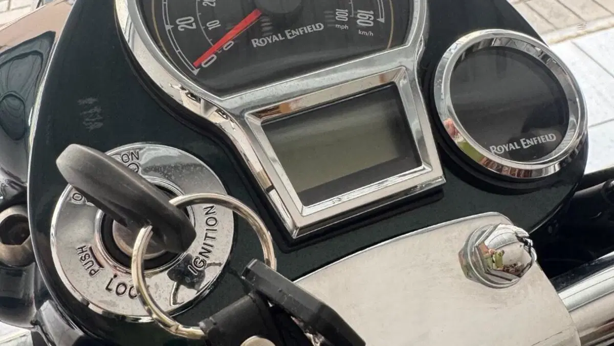 Royal Enfield Classic 350 (2021 - 26)  (14)