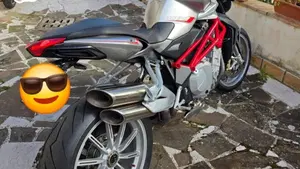 MV Agusta Brutale 1090 R (2012 - 15)  (3)