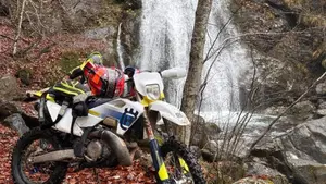 Husqvarna TE 300 (2024)  (2)