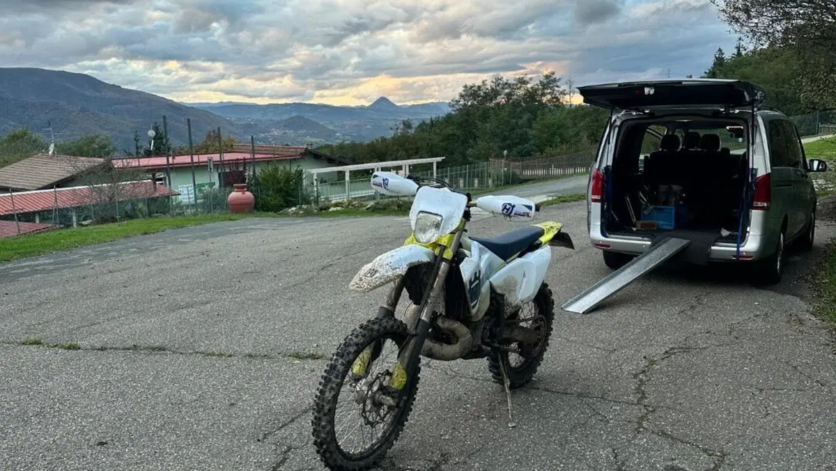 Husqvarna TE 300 (2024)  (4)