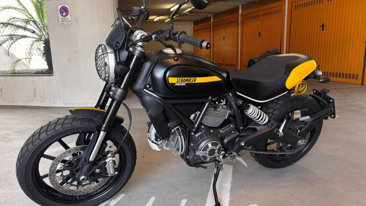 Ducati Scrambler 800 Full Throttle (2015 - 16) 