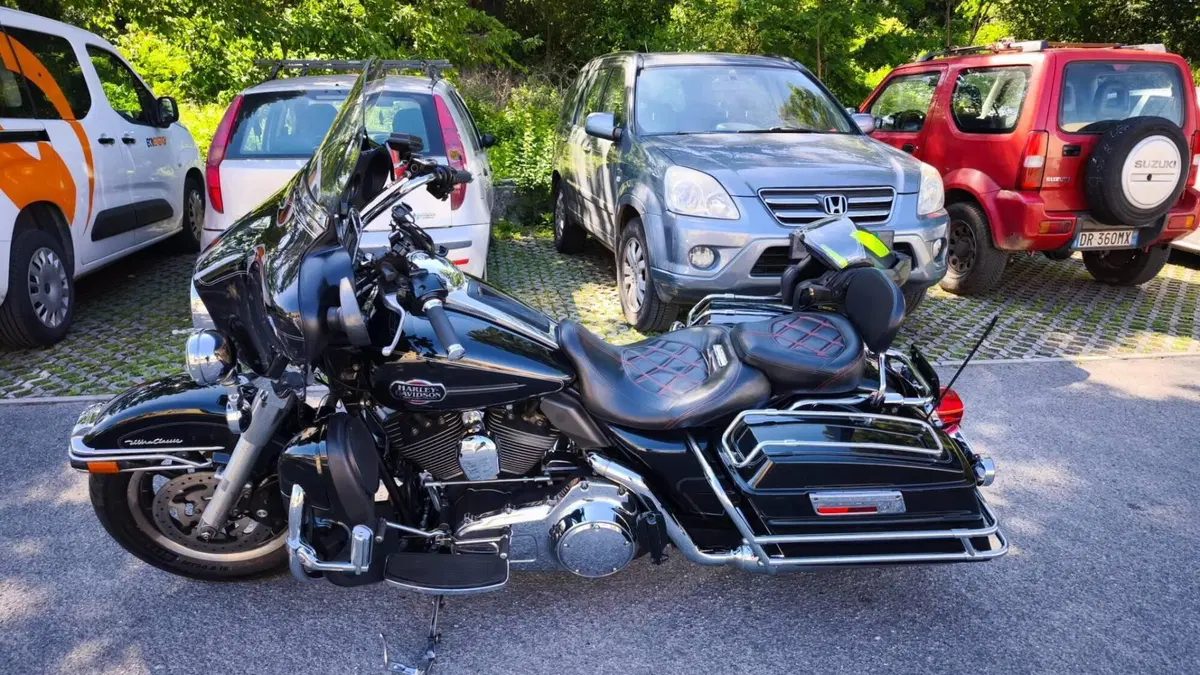 Harley-Davidson 1584 Electra Glide Ultra Classic (2008 - 13) - FLHTCU  (4)