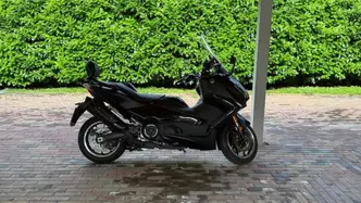 Yamaha T-Max 560 Tech Max (2025 - 26) usata