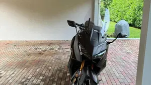 Yamaha T-Max 560 Tech Max (2025 - 26)  (2)