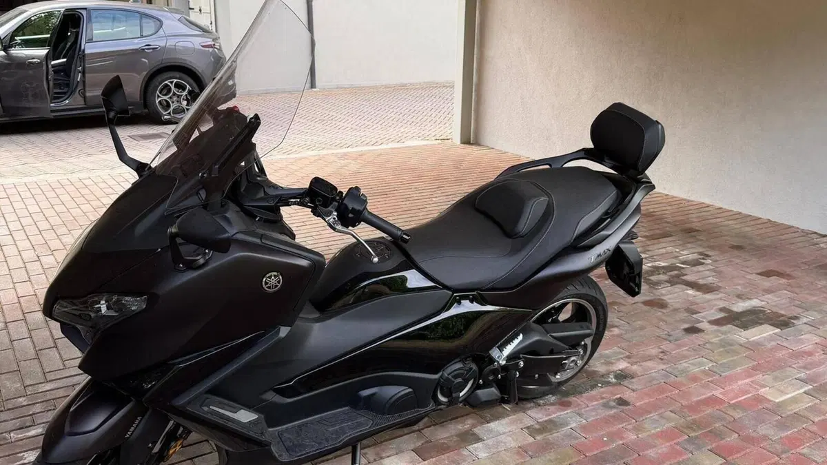 Yamaha T-Max 560 Tech Max (2025 - 26)  (3)