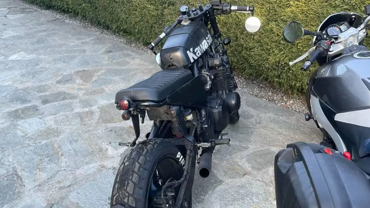 Kawasaki ZR-7 (2001 - 04)  (3)