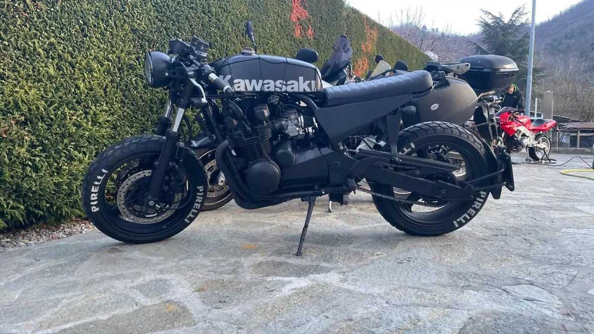 Kawasaki ZR-7 (2001 - 04)  (2)
