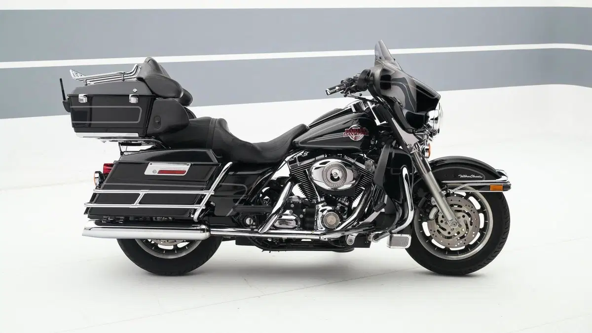 Harley-Davidson 1584 Electra Glide Ultra Classic (2007) - FLHTCU  (2)