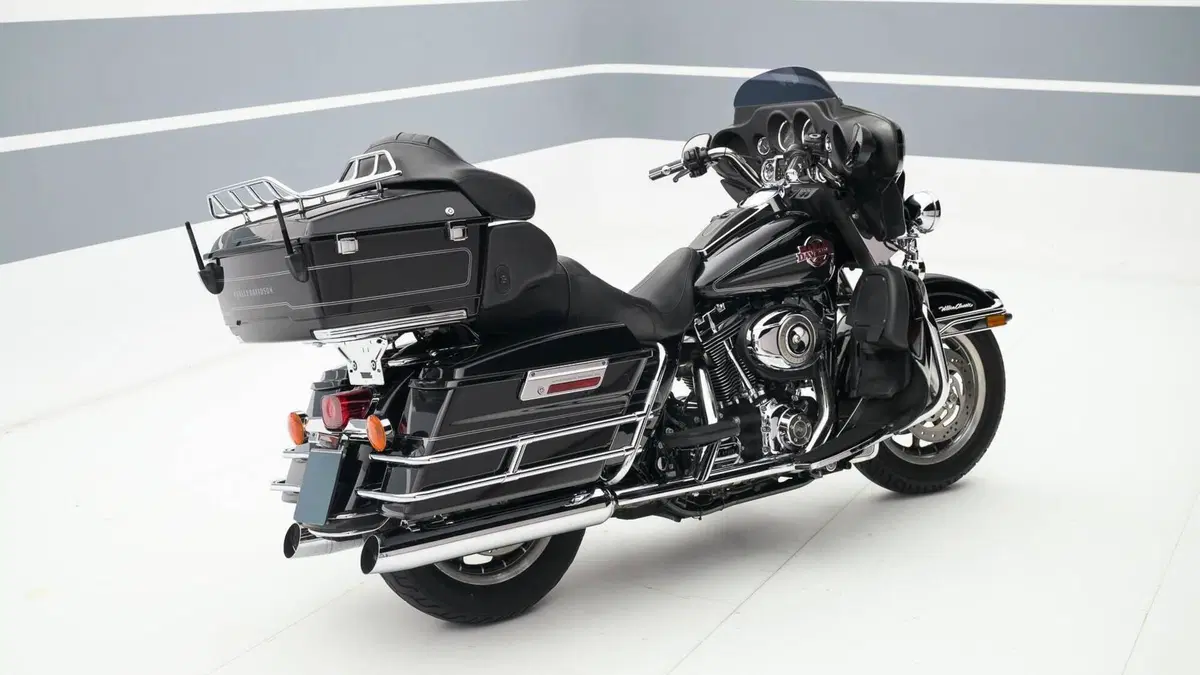 Harley-Davidson 1584 Electra Glide Ultra Classic (2007) - FLHTCU  (3)