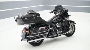 Harley-Davidson 1584 Electra Glide Ultra Classic (2007) - FLHTCU  (3)