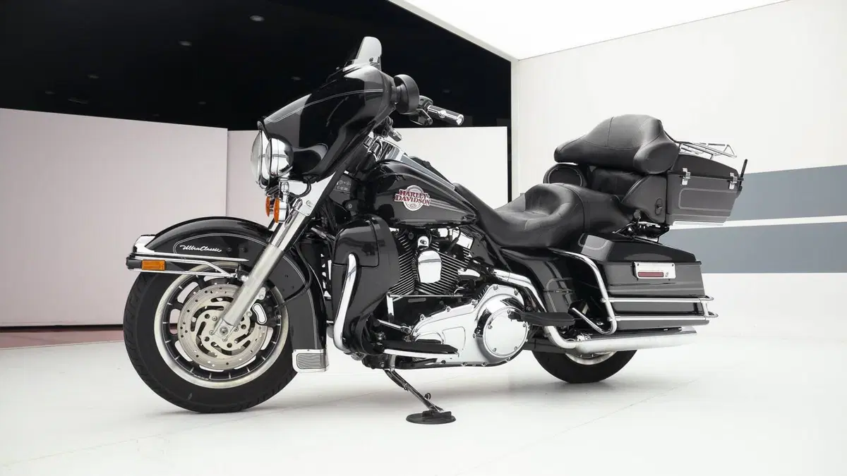 Harley-Davidson 1584 Electra Glide Ultra Classic (2007) - FLHTCU  (4)