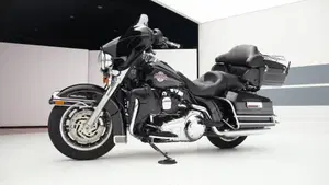 Harley-Davidson 1584 Electra Glide Ultra Classic (2007) - FLHTCU  (4)